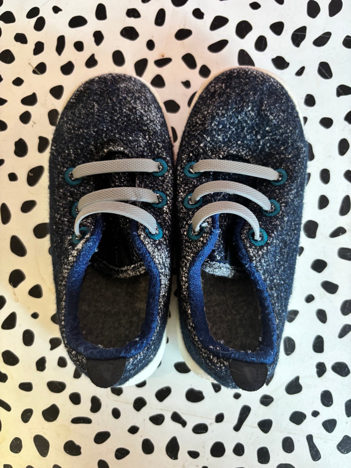 allbirds blue speckled wool slip on shoes with gray elastics. Size 10.
