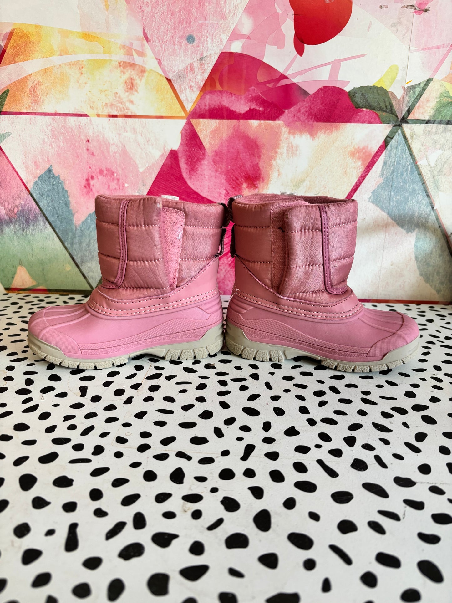 Osh Kosh pink winter boots. Size 7 (shoes)