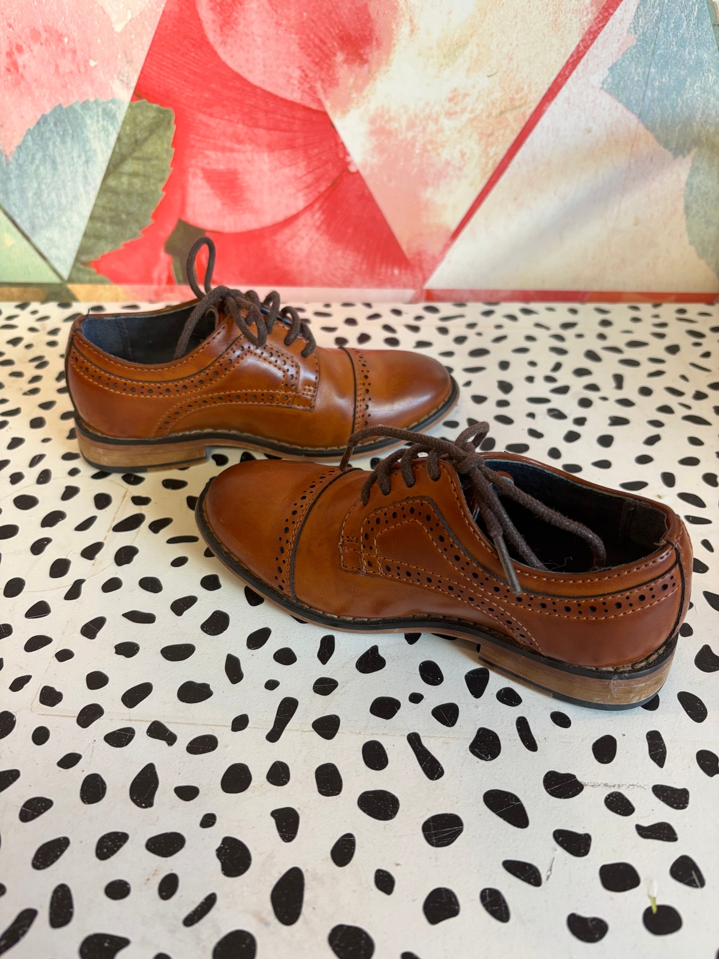 Bruno Marc brown classic Oxford dress shoes. Size 10.