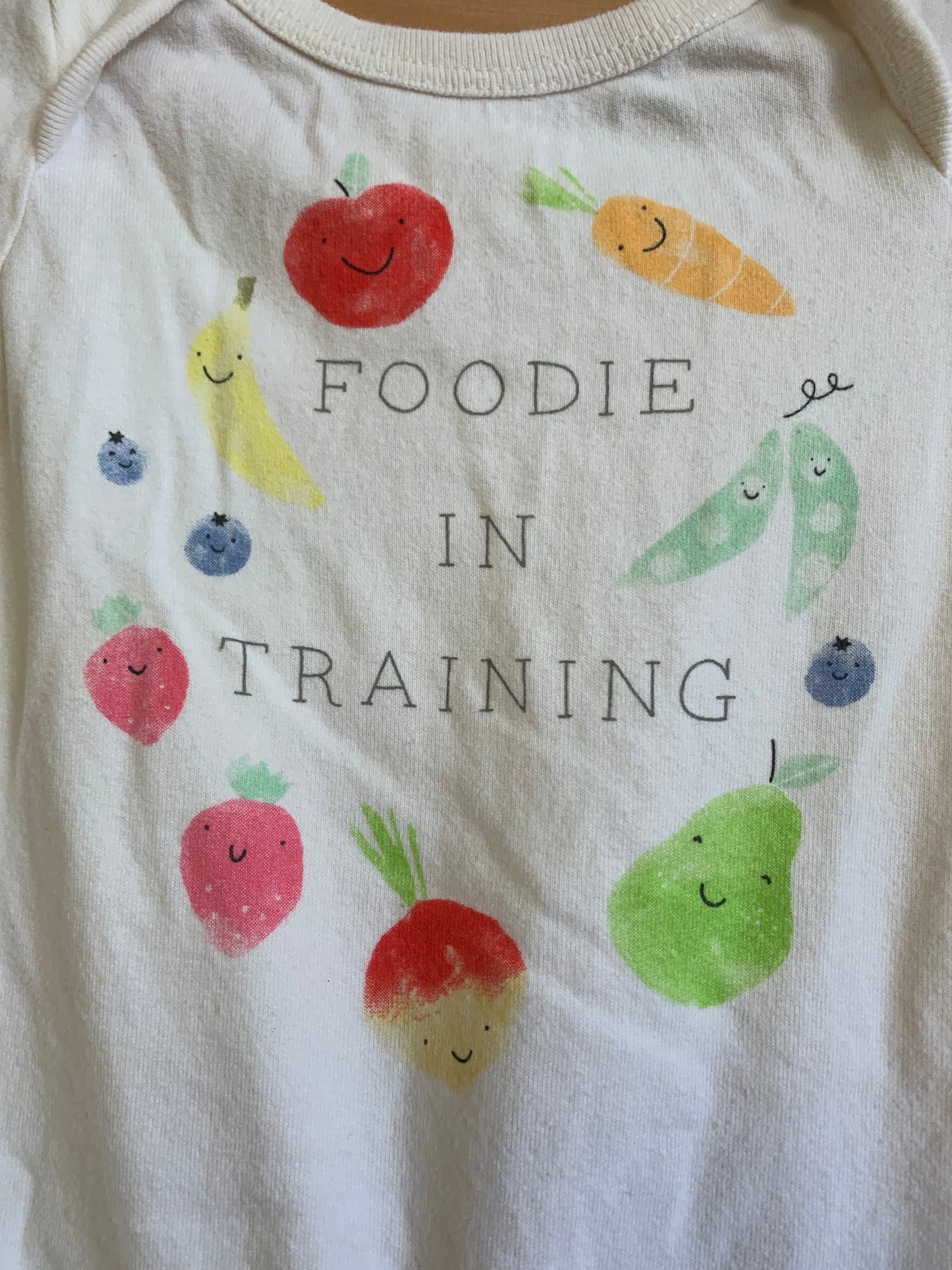 Baby Gap organic cotton long sleeve footed romper “Foodie in Training” Size 0-3m / NB