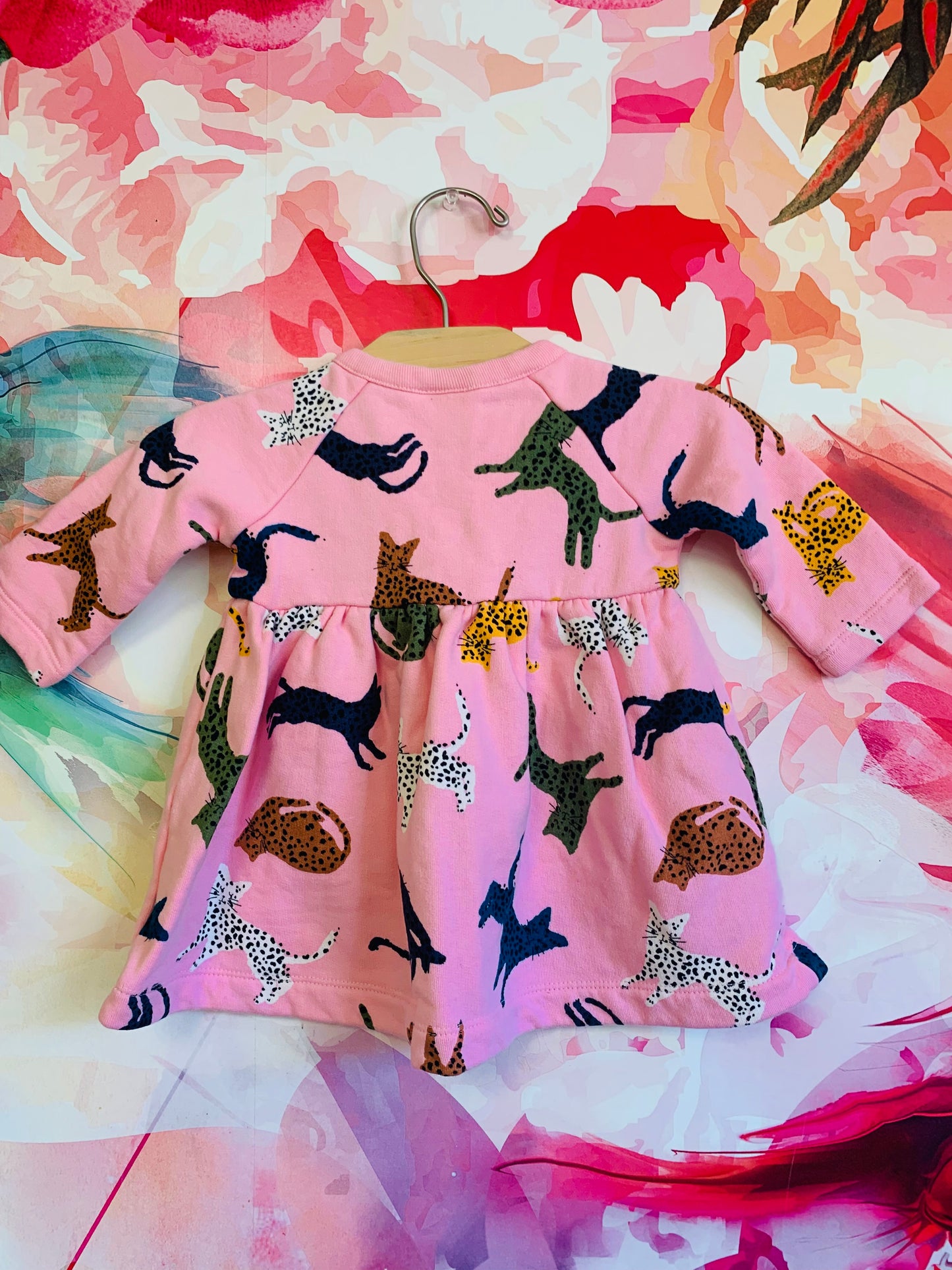 Hanna Andersson pink sweatshirt dress with colorful polka dot cats. Snaps on front. Size 3-6m