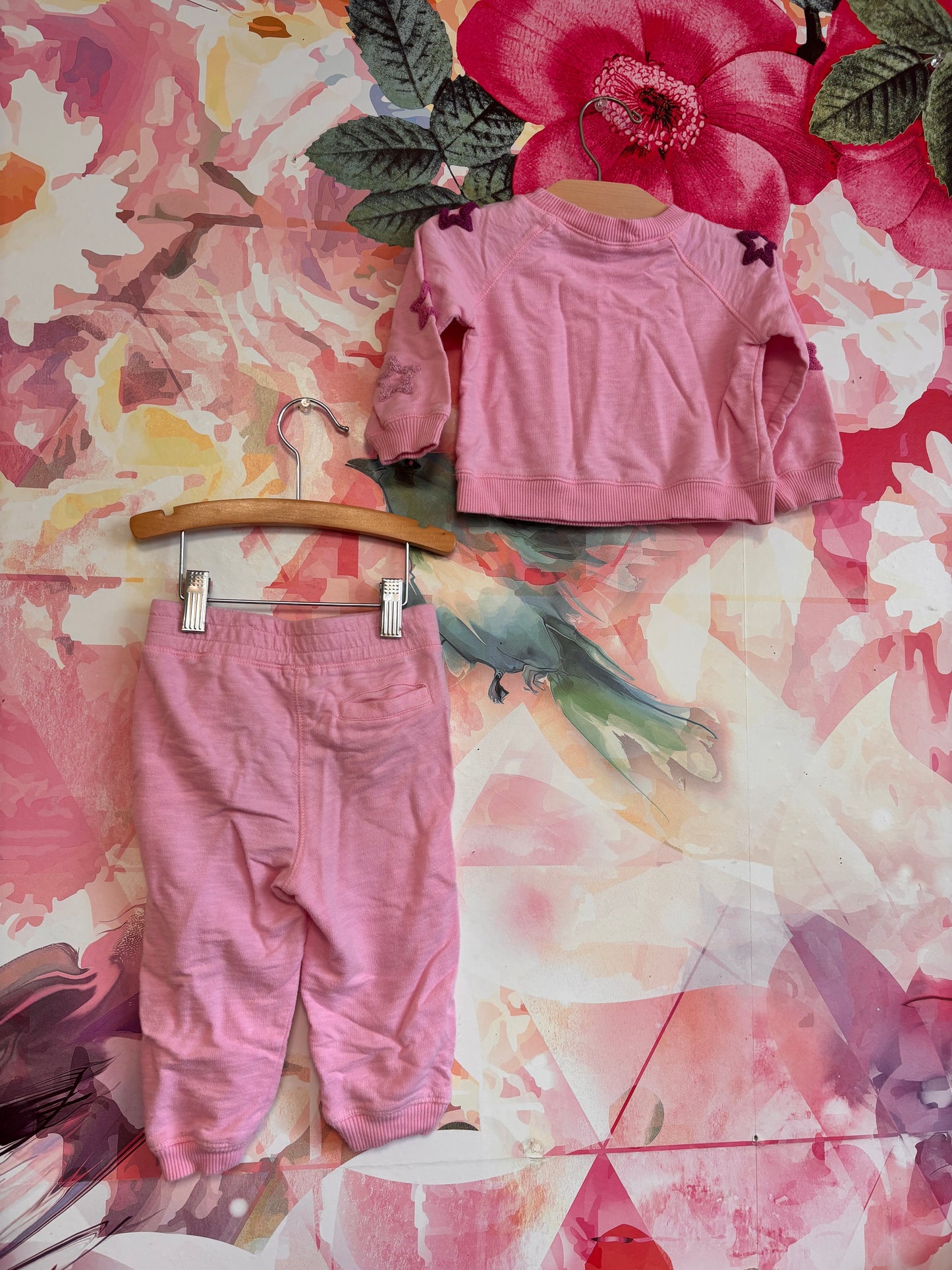 Splendid pink sweatshirt & joggers with pink stars. Size 12-18m