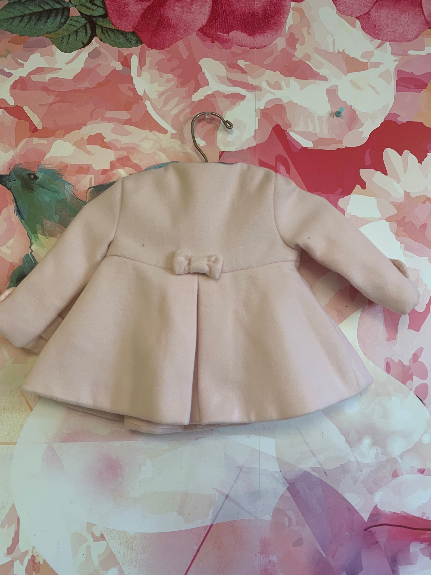 Tahari light pink soft coat with two pink buttons and four gold snaps. Size 0-3m / NB