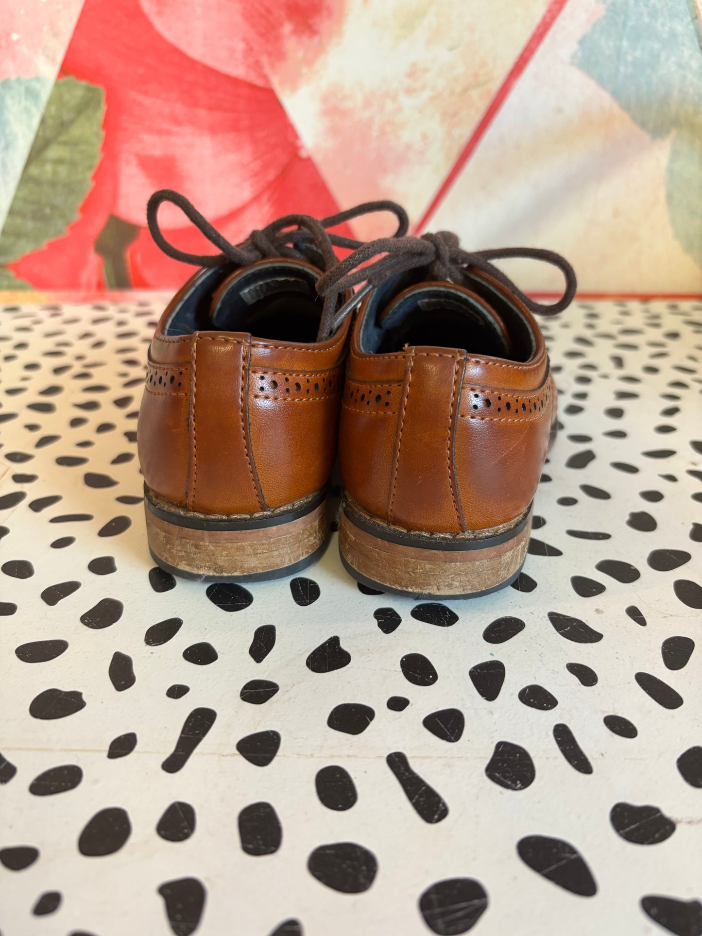 Bruno Marc brown classic Oxford dress shoes. Size 10.