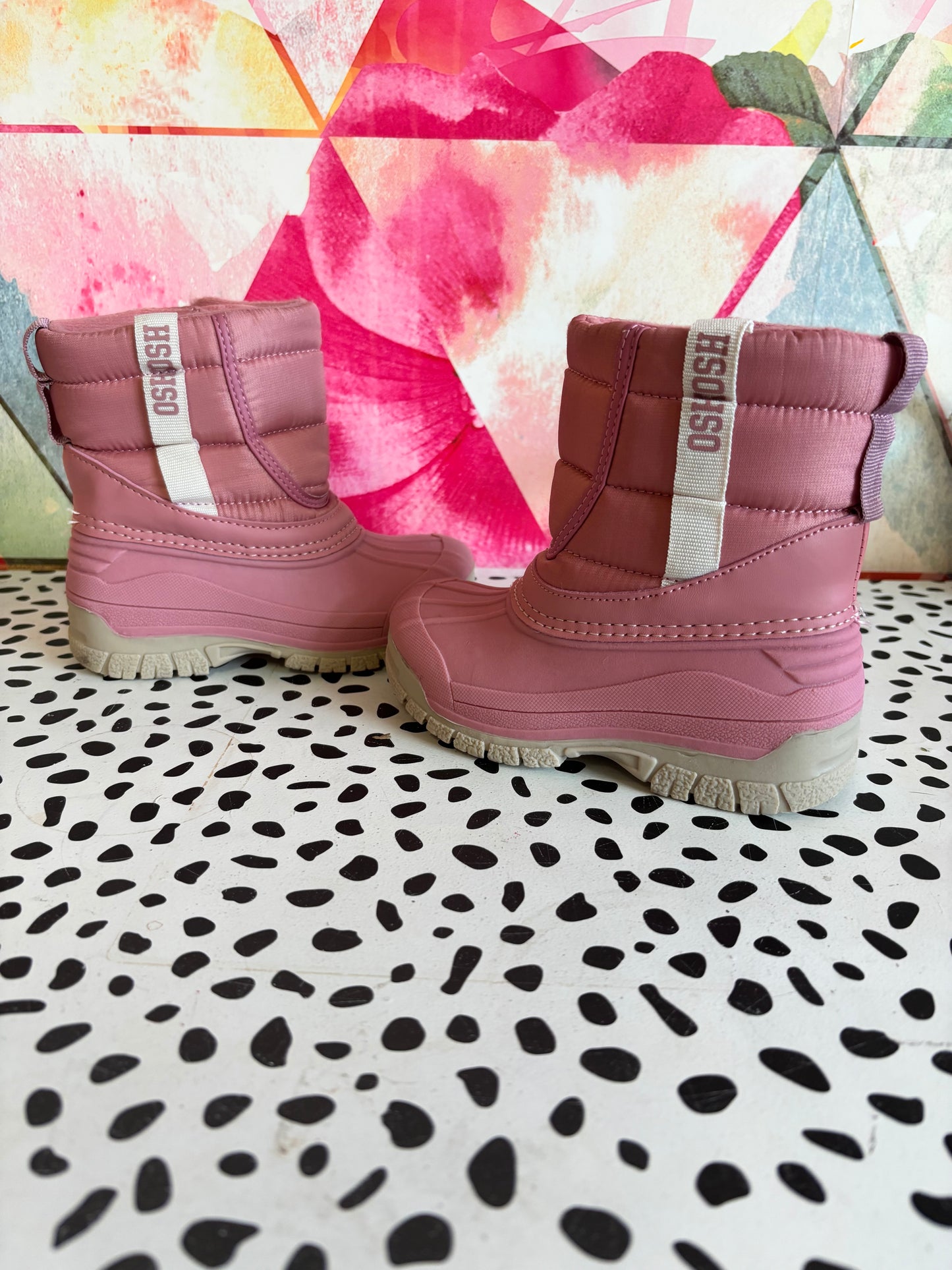 Osh Kosh pink winter boots. Size 7 (shoes)