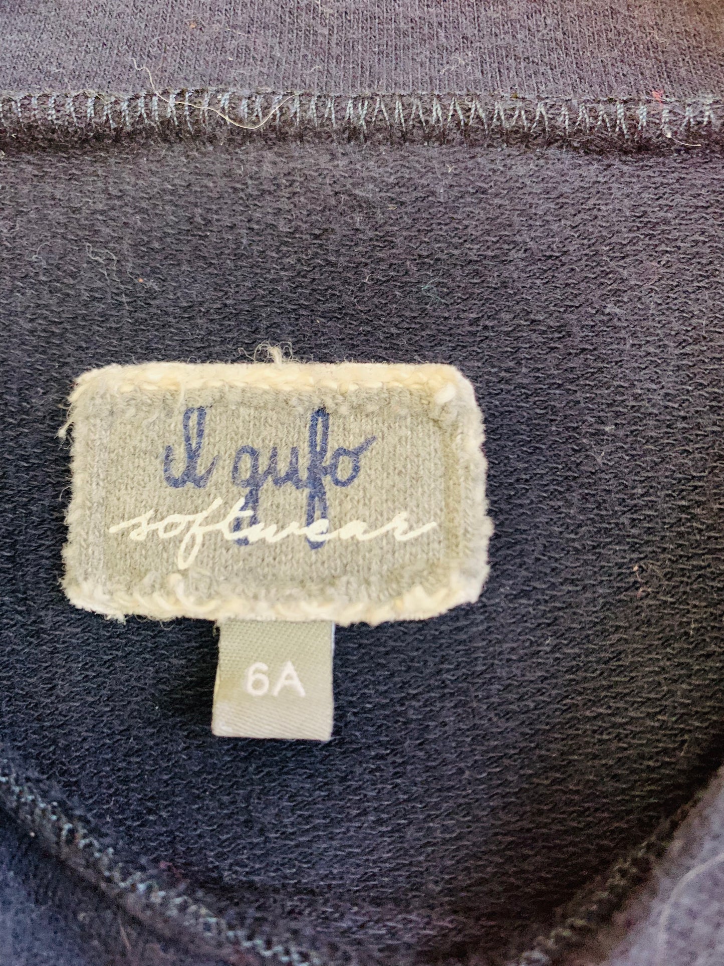 Il Gufo navy blue comfortable 100% cotton fleece long sleeve top with faux white blouse shirt sleeves & hem. Size 6