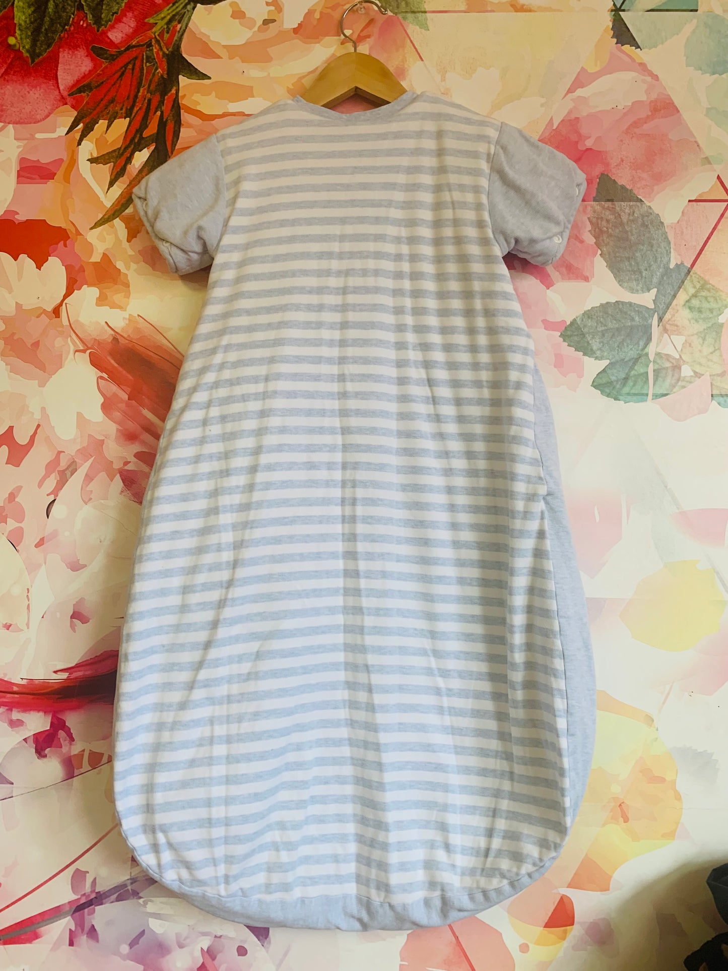 OuYun blue & white stripe quilted sleep sack. Missing detachable sleeves. Slight tear in mesh under right arm. *see 2nd photo* Size 3T / 4T