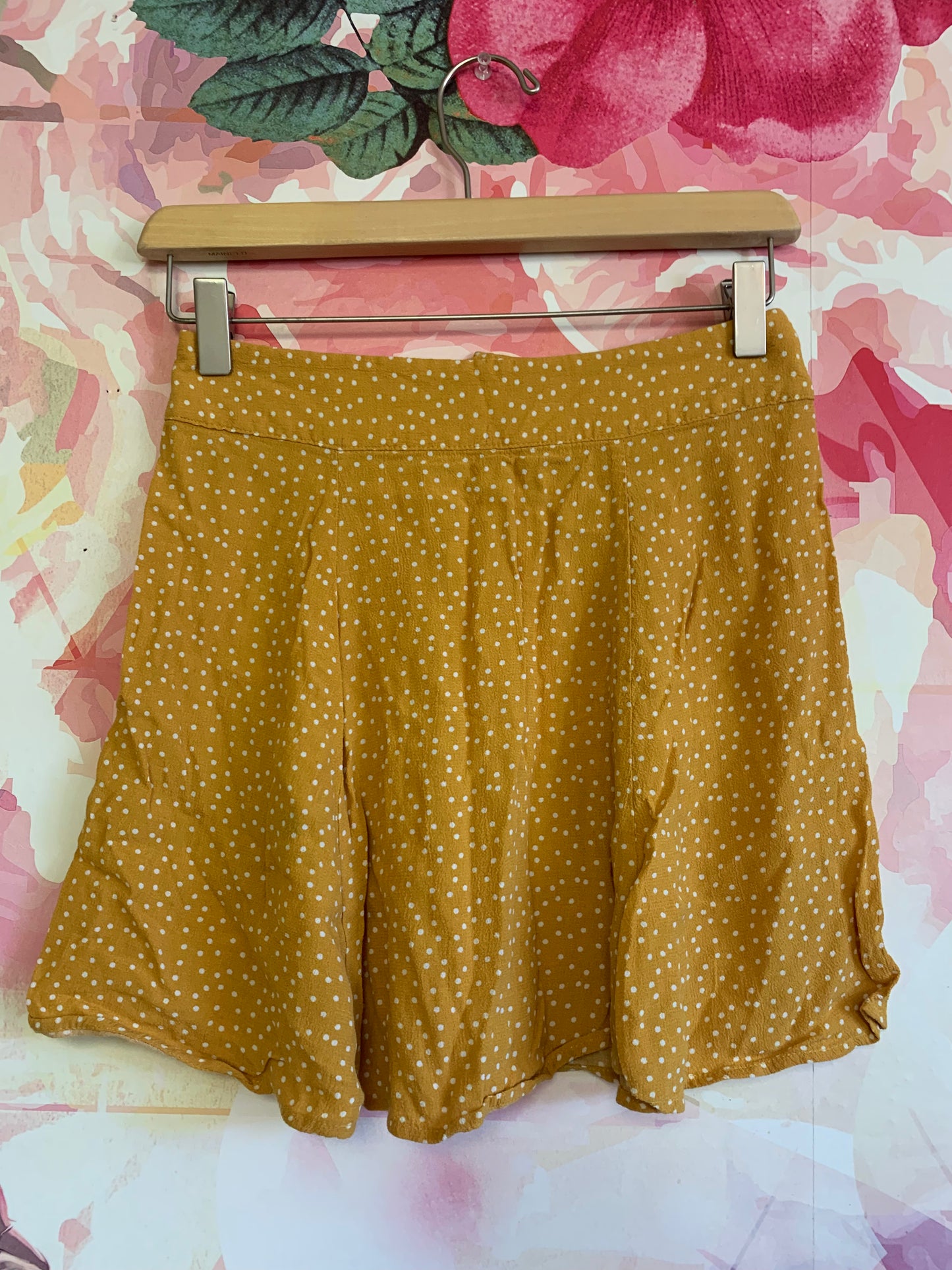 Bershka BSKGIRL yellow short skirt white polka dots & black buttons down front. Size 2T