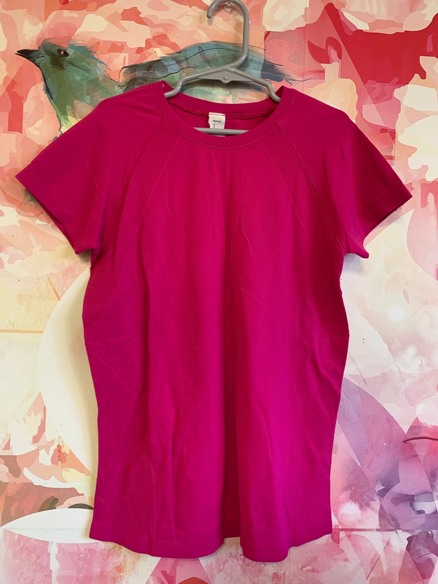 DSG fuchsia pink short sleeve stretchy shirt. Size 8 / Size 9