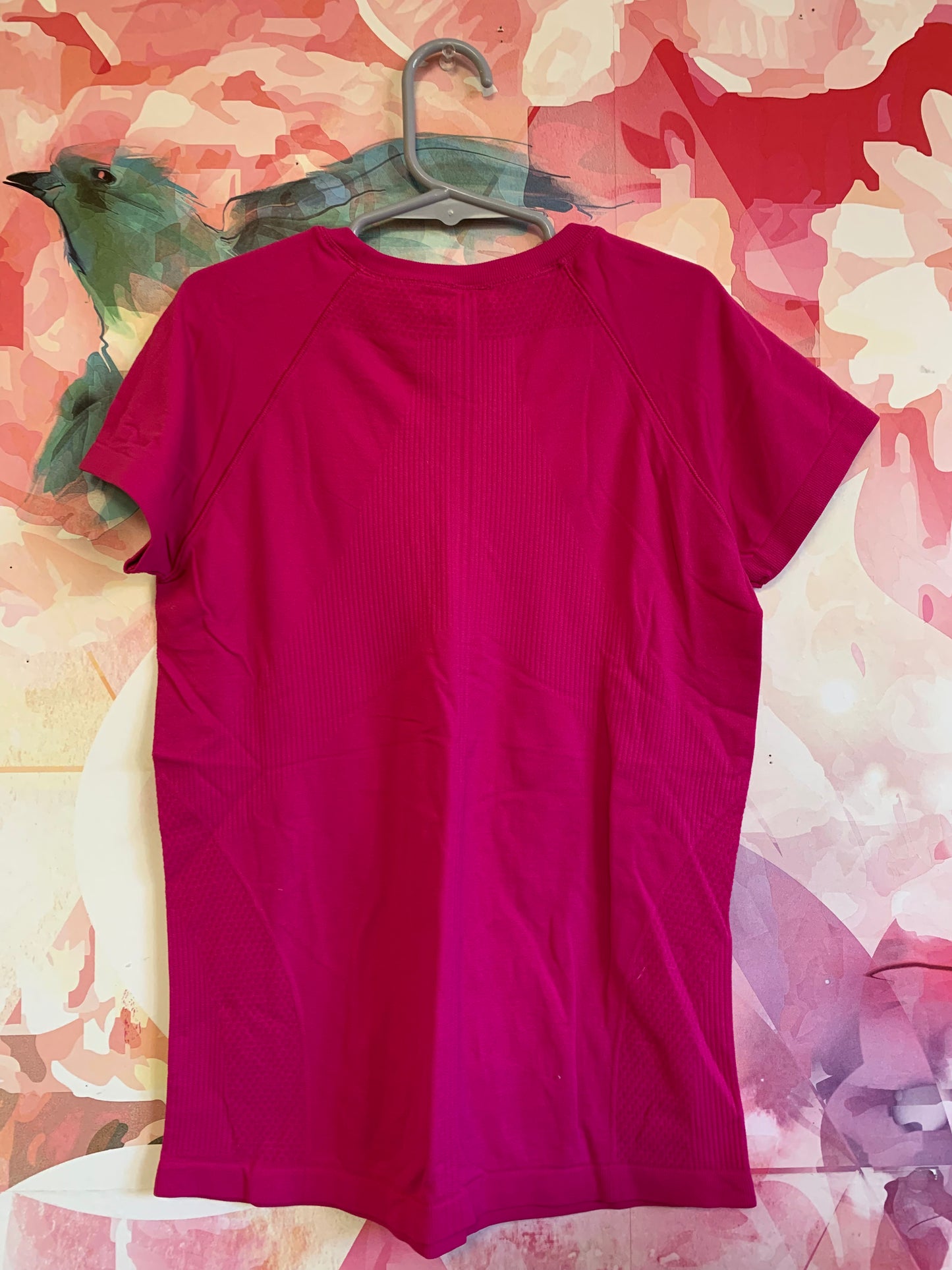 DSG fuchsia pink short sleeve stretchy shirt. Size 8 / Size 9