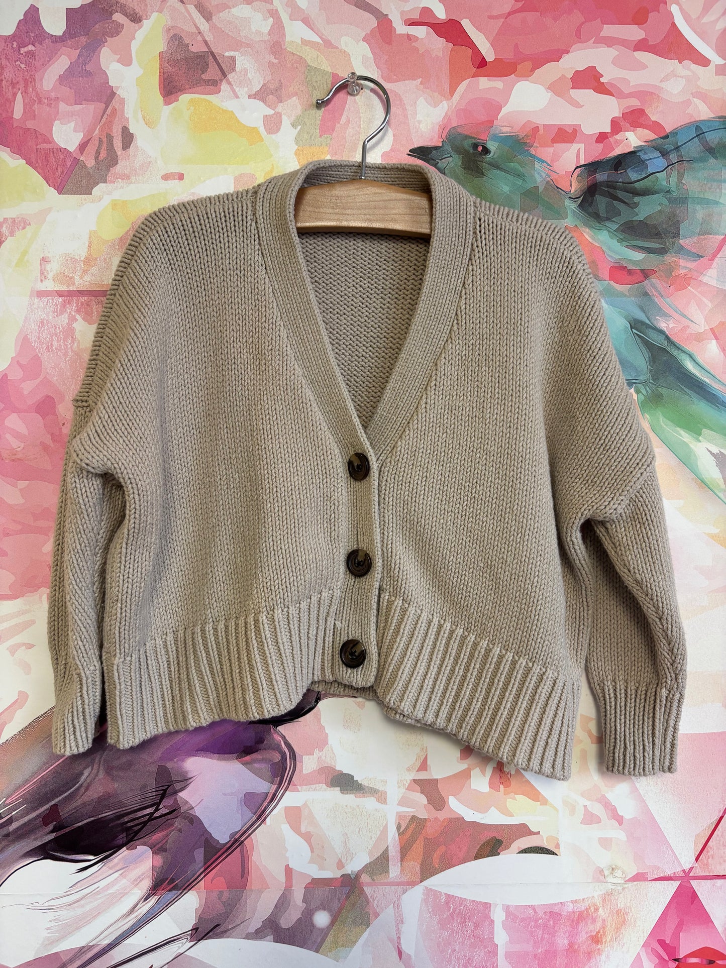 Gap beige chunky knit cardigan with three buttons. Size 4T / 5T