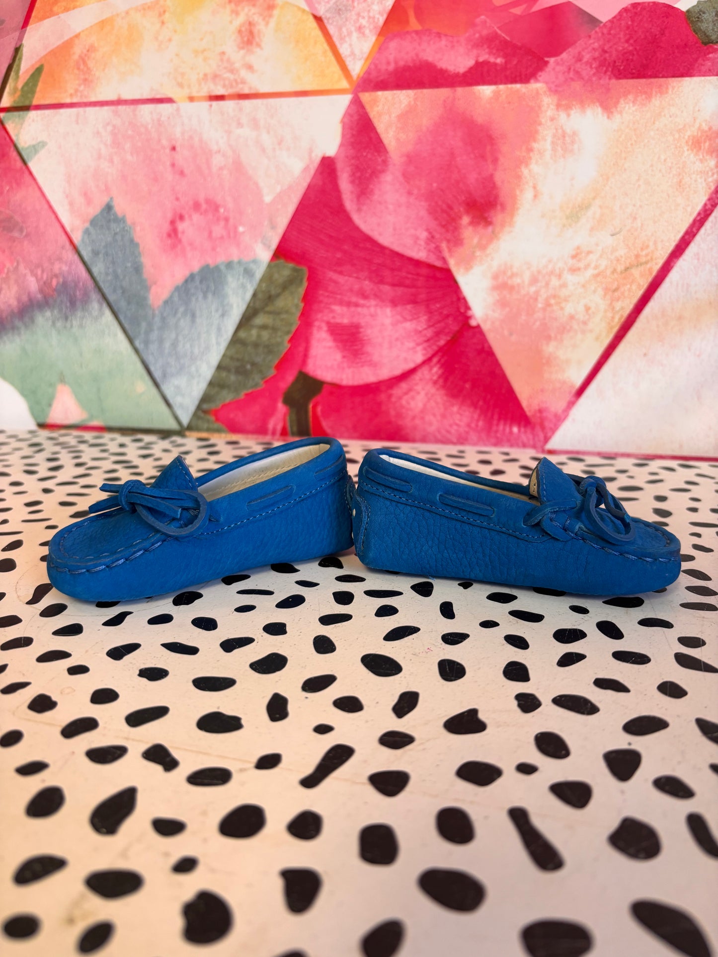 Tod’s Junior Gommino Bubble Boat Leather Loafer. Blue. Never Worn. Size 3L.