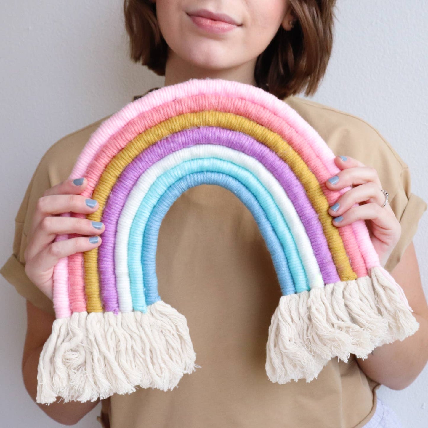 Doodle Hog - DIY Rainbow Yarn Bedroom Decor (Nursery Decor)