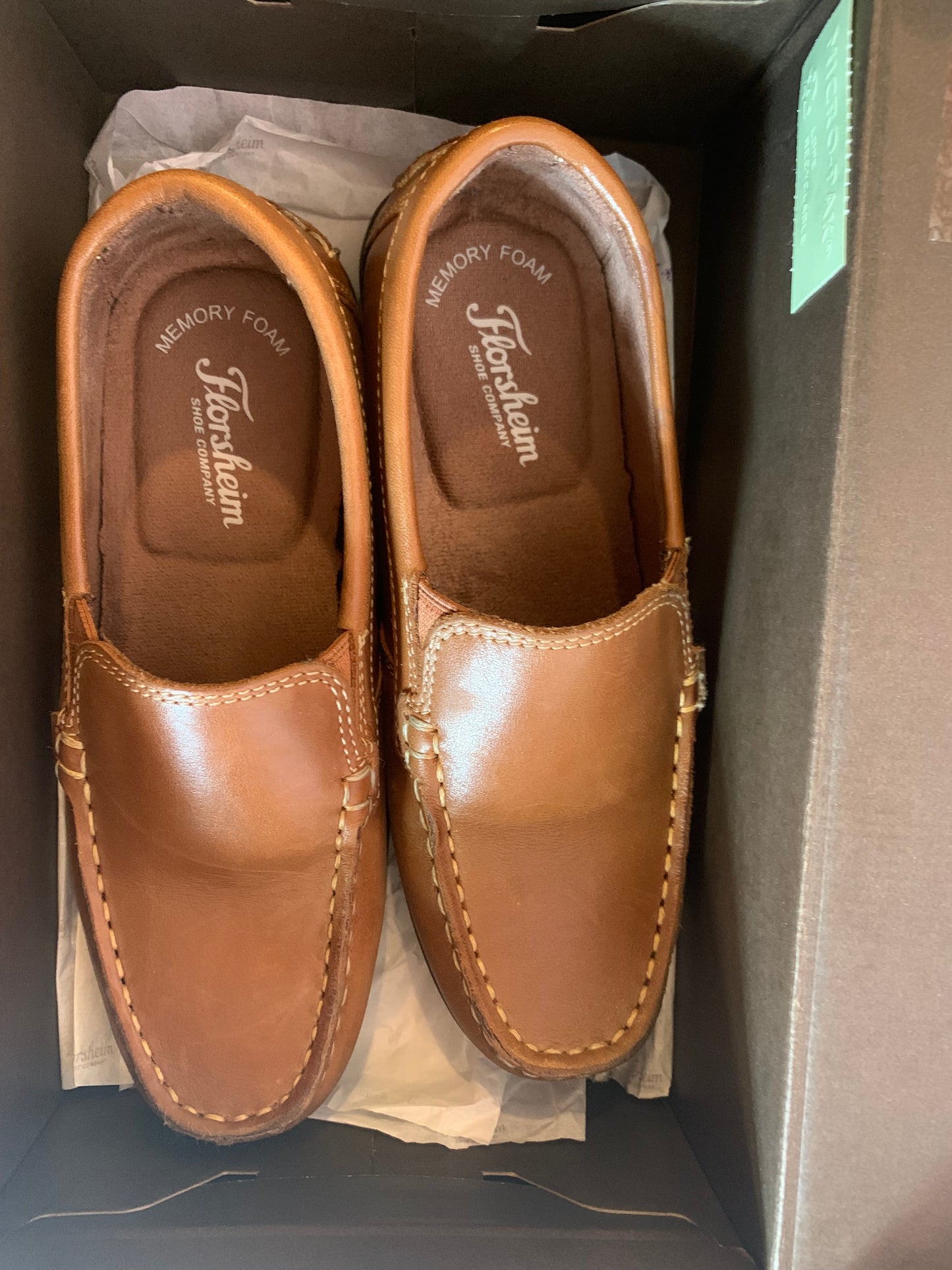 Florsheim saddle tan Jasper Venetian leather slip on loafers. Size 2. Comes in original box.