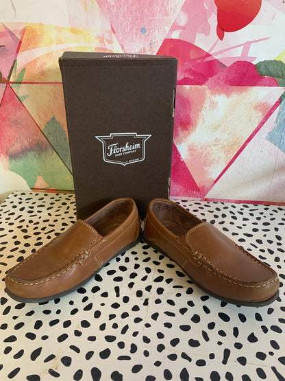 Florsheim saddle tan Jasper Venetian leather slip on loafers. Size 2. Comes in original box.