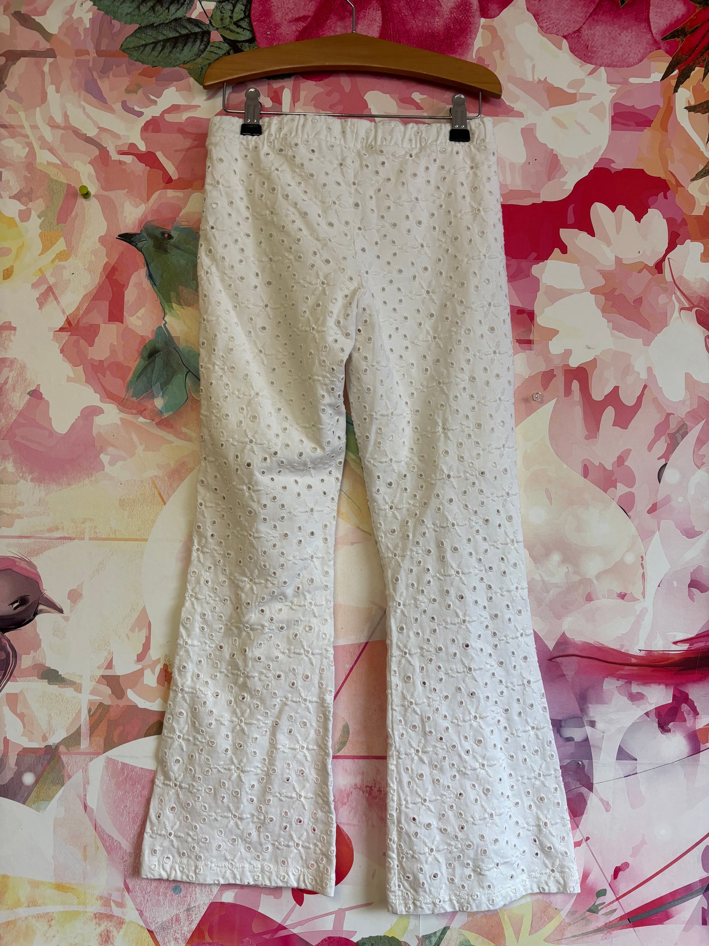 Zara white eyelet fully lined pants. Size 11/12