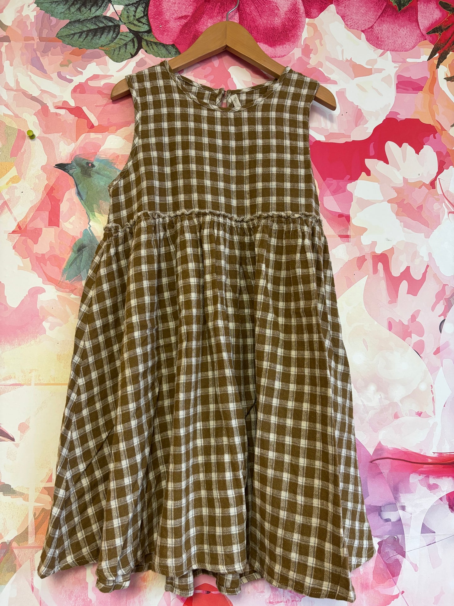 Rylee & Cru beige and cream linen plaid sleeveless dress with button closure in back. Size 10/12