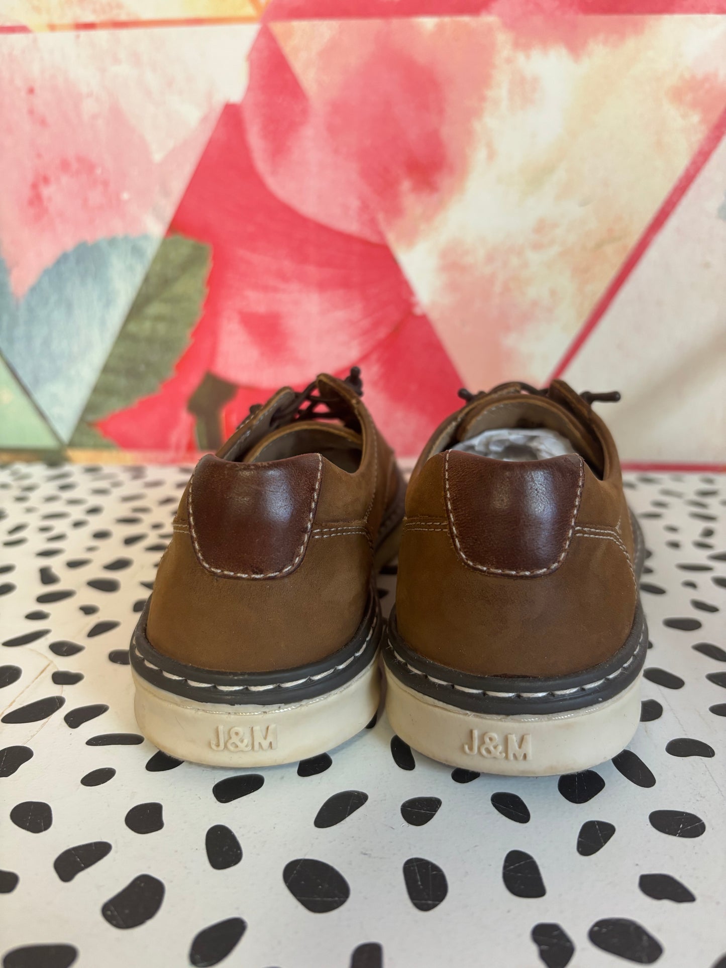 Johnston & Murphy Little Kid McGuffey Plain Toe shoes in Brown Oiled Nubuck. NEW. Size 12.