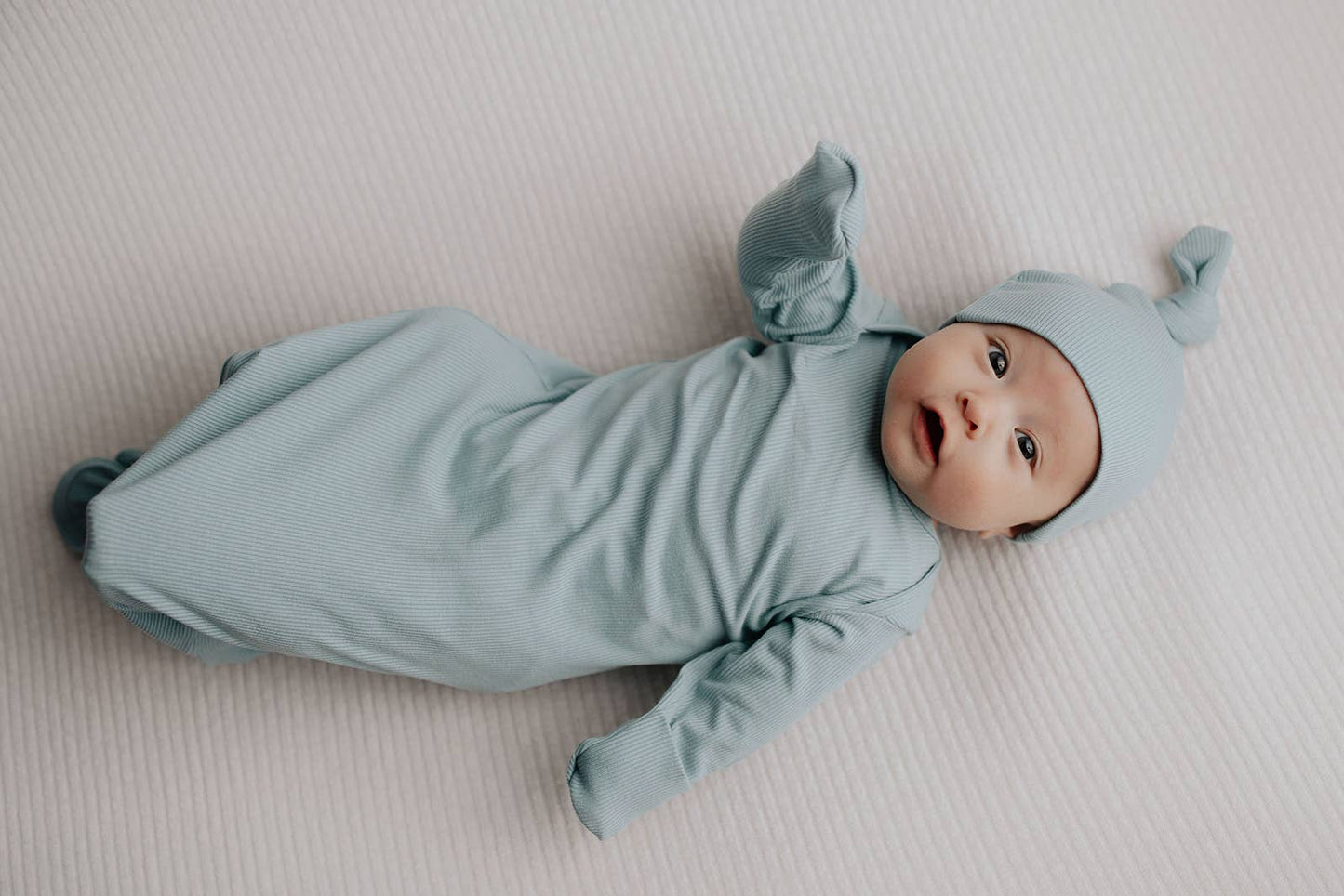 Three Little Tots - Blue Bird Knotted Gown: Gown & Hat