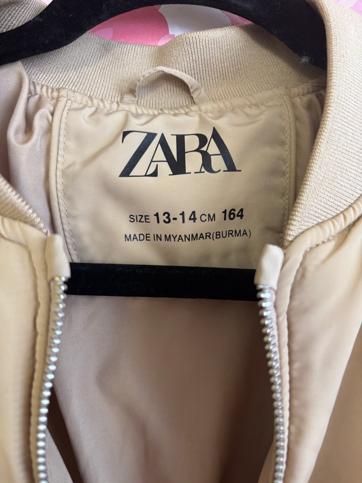 Zara beige crop bomber jacket with zipper pockets on sleeves. Size 13/14