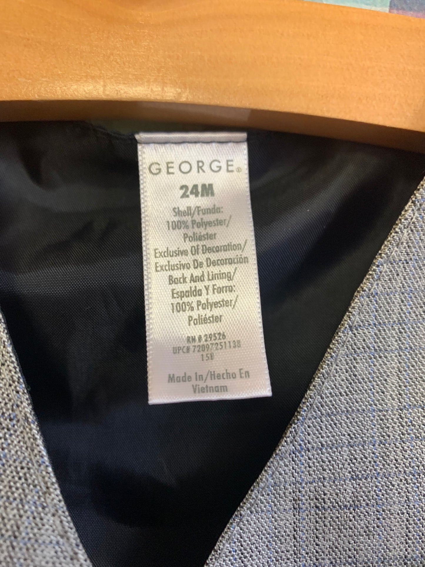 George blue/grey vest with faux yellow pocket square. Size 24m