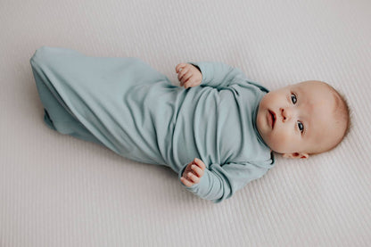 Three Little Tots - Blue Bird Knotted Gown: Gown & Hat