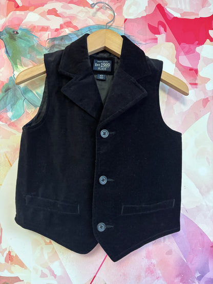 Est. 1989 Place black velvet vest. Size 4T.