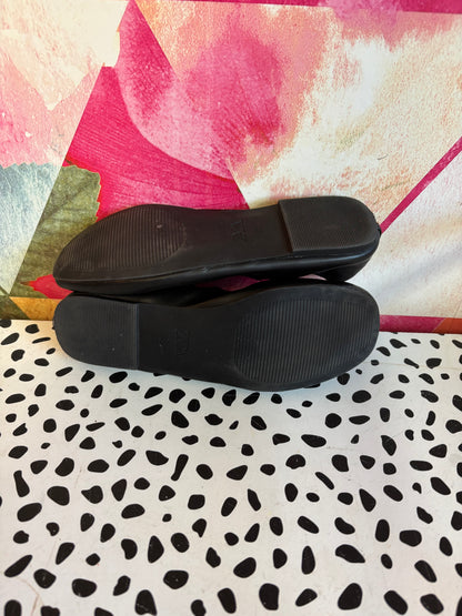 Zara black elastic stretchy heel ballet flat. Size 3.