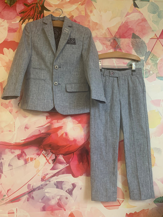 Leo & Zachary blue suit. Dress slacks & blazer. Size 5.