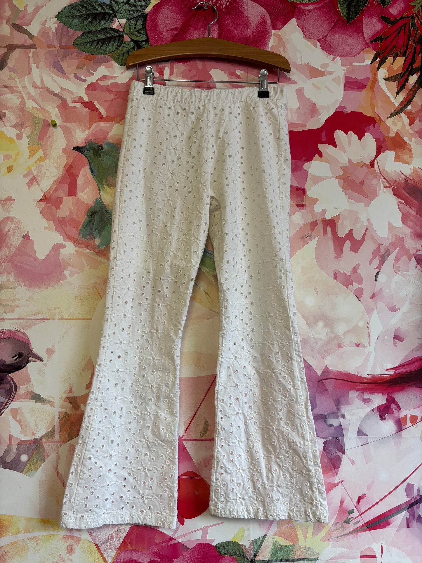 Zara white eyelet fully lined pants. Size 11/12