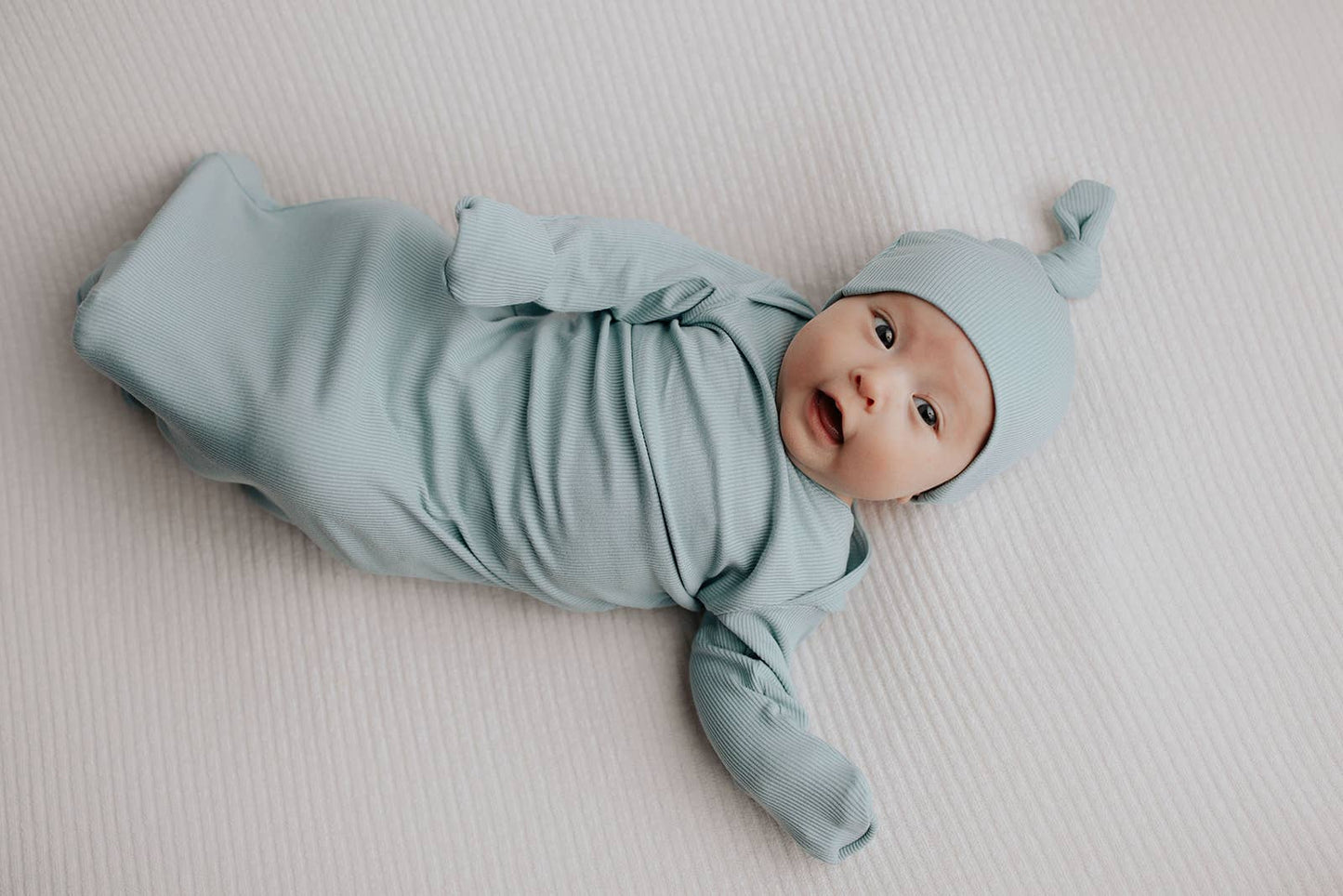 Three Little Tots - Blue Bird Knotted Gown: Gown & Hat