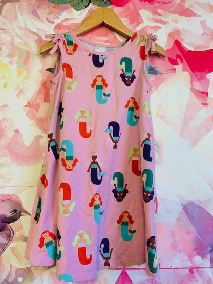 Hanna Andersson pink sleeveless dress with colorful mermaids and pockets. Size 6/7.