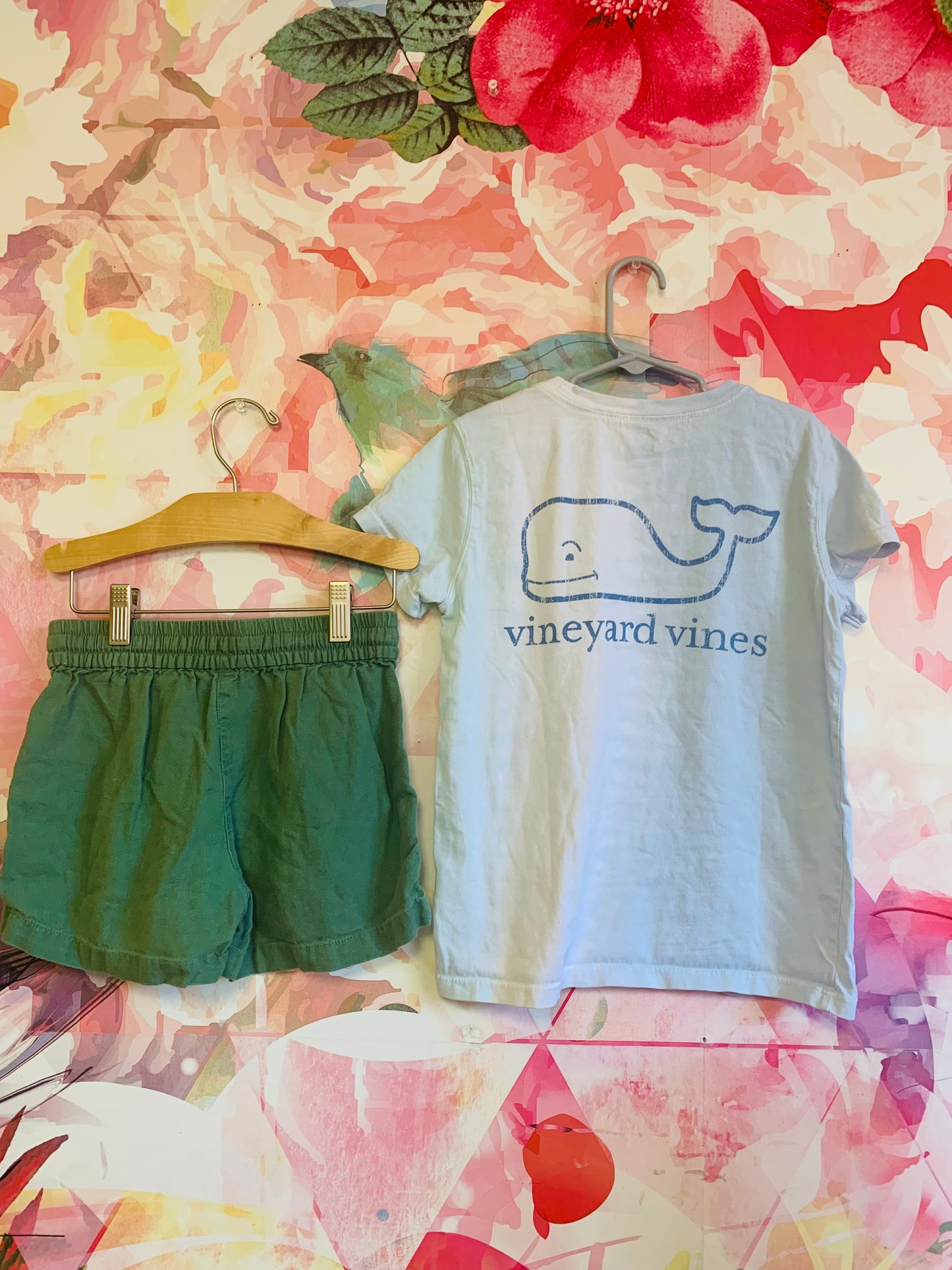 Vineyard Vines blue/white faded tshirt with logo on front pocket and back. Green Crewcuts drawstring shorts. Size 7/8