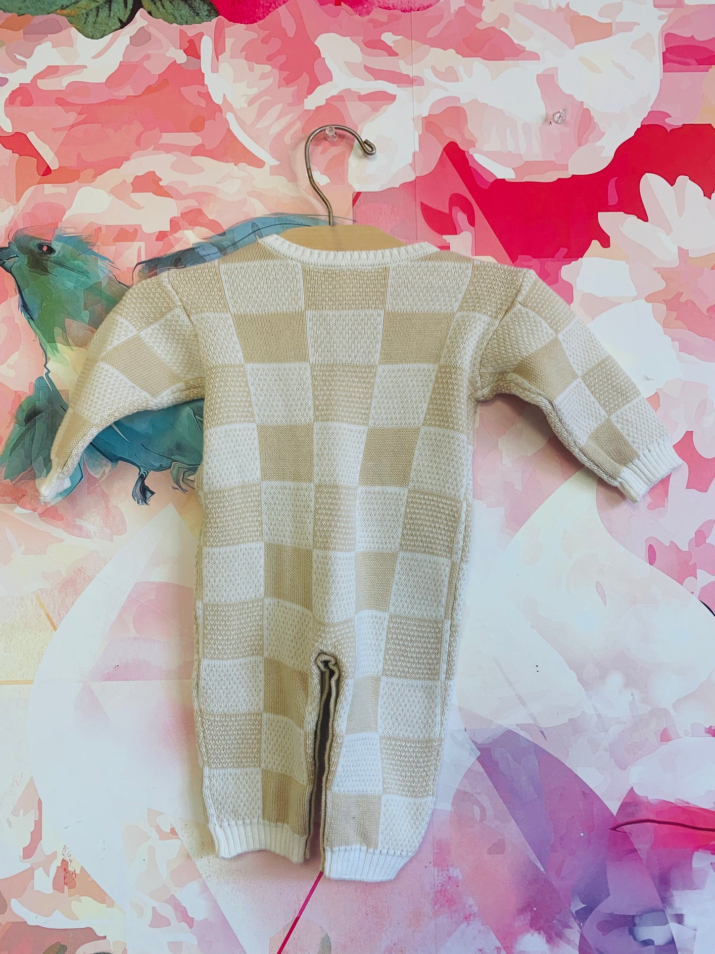 Dolce Goccia cream, beige checkered pattern knit long sleeve romper. Size 3m