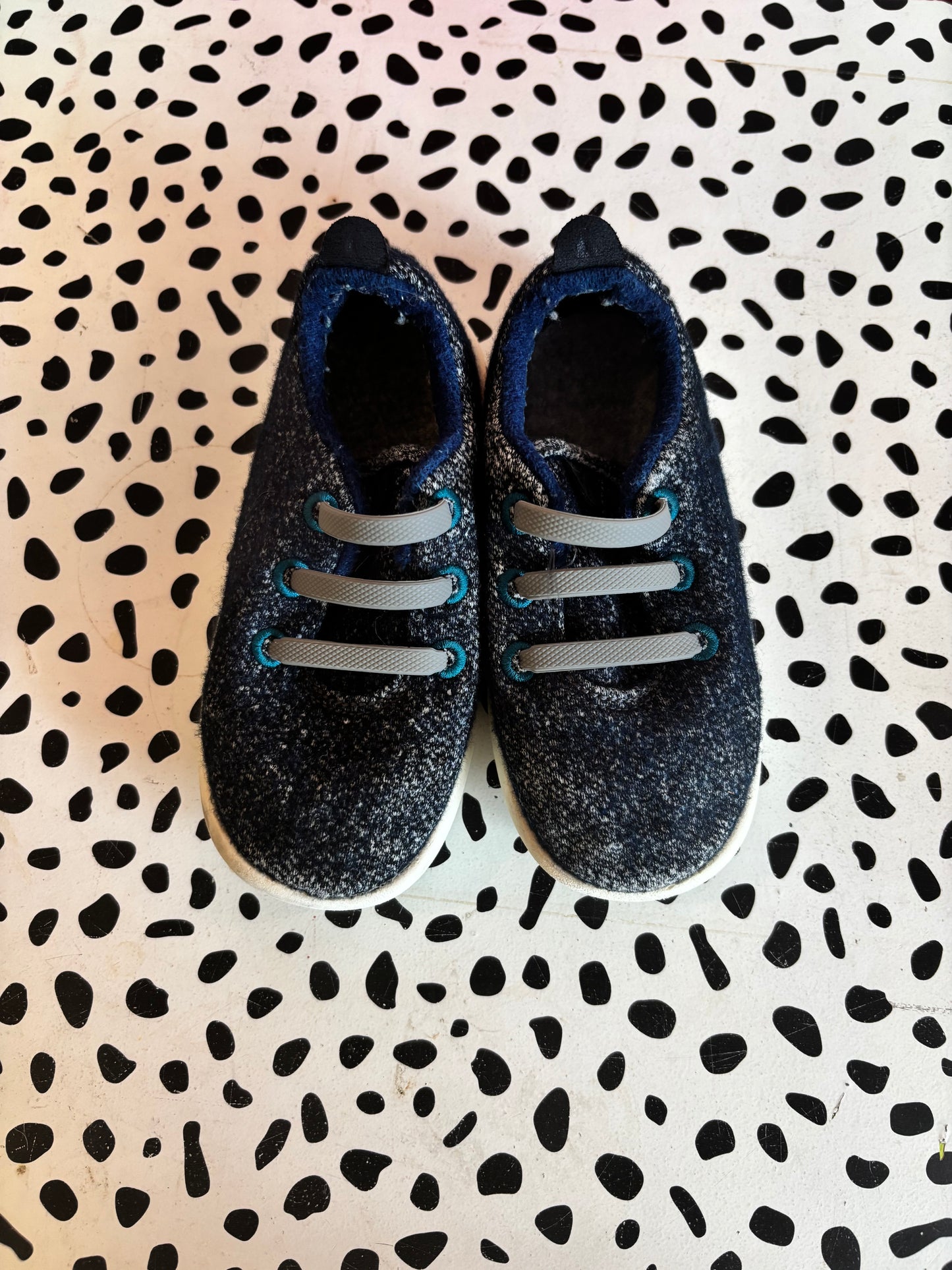 allbirds blue speckled wool slip on shoes with gray elastics. Size 10.