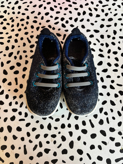 allbirds blue speckled wool slip on shoes with gray elastics. Size 10.