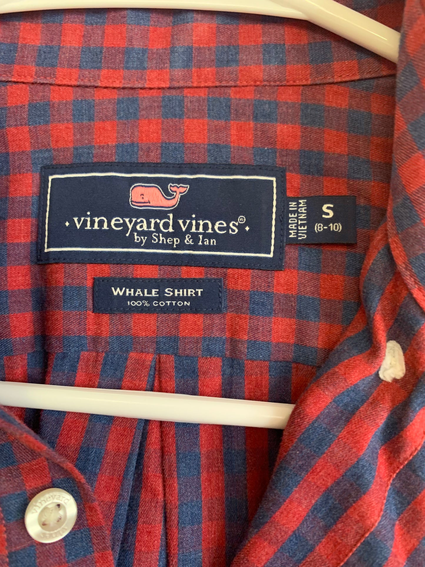 Vineyard Vines red & blue small checkered button down shirt. 100% cotton. Size 8/10.