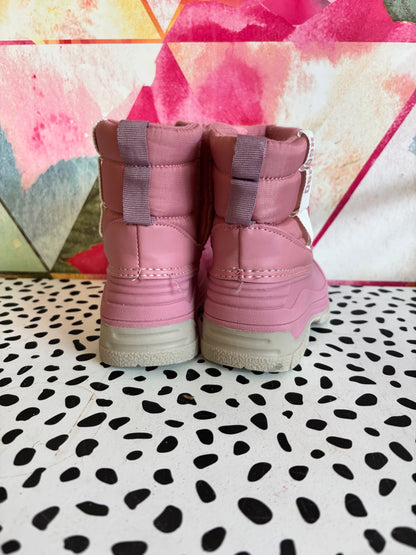 Osh Kosh pink winter boots. Size 7 (shoes)