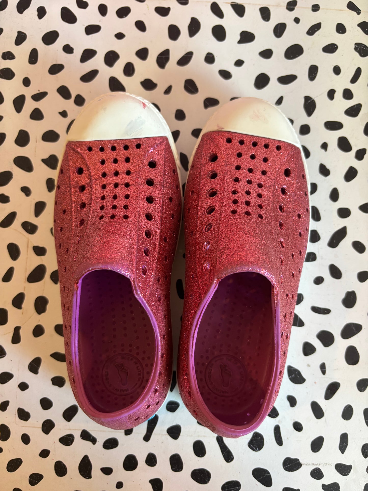 Native Jefferson bright pink glitter slip on sneakers. Size 13. Some marlins on both. See photos.