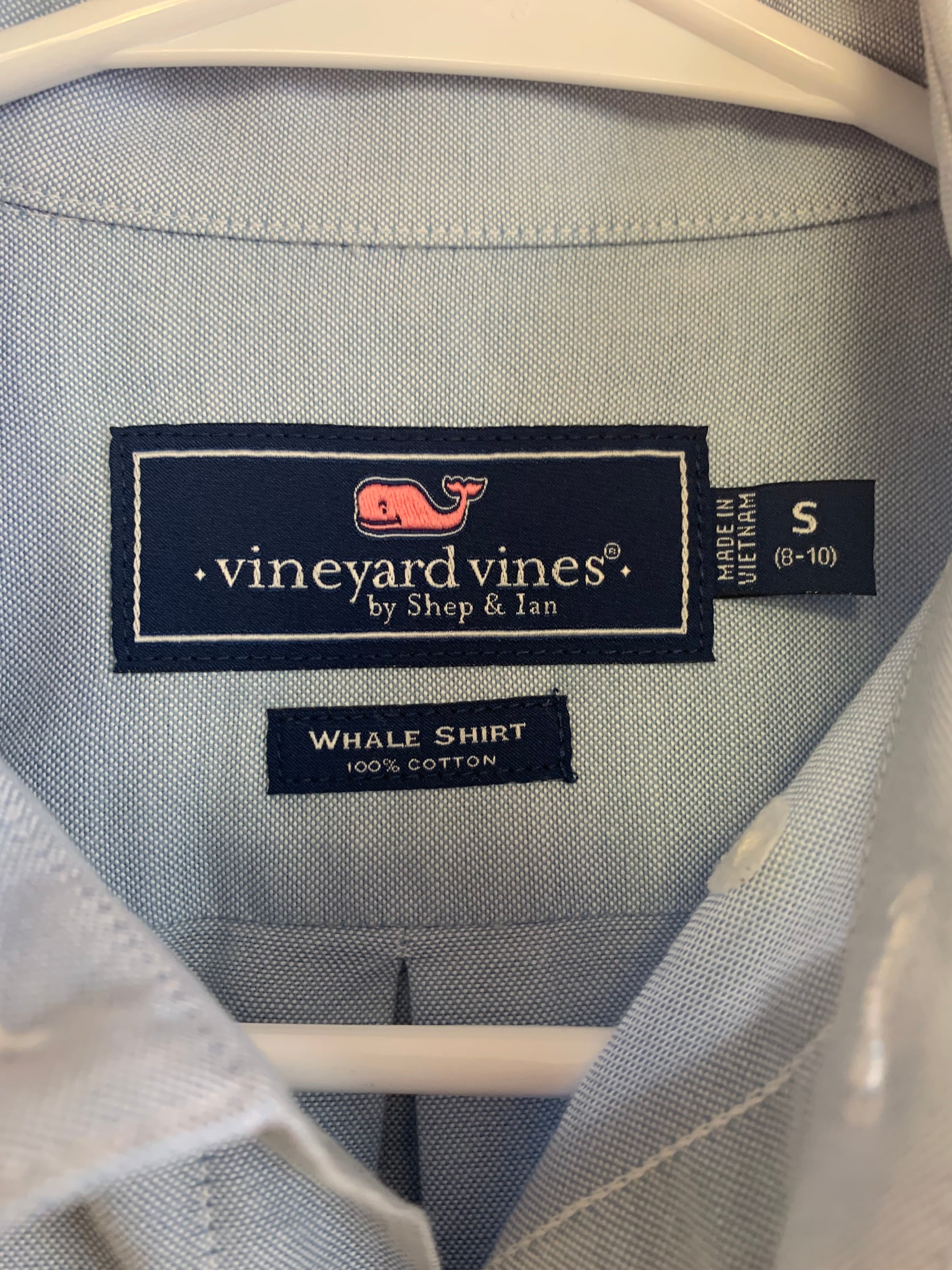 Vineyard Vines blue button down shirt. 100% cotton. Size 8/10. Vineyard Vines blue button down shirt. 100% cotton. Size 8/10.