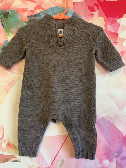 Baby Gap grey knit romper with 3/4 front zipper. Size 0-3m.