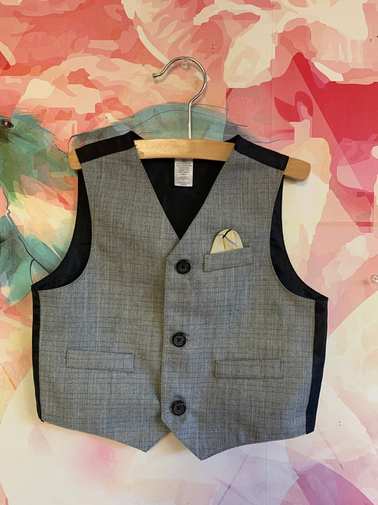 George blue/grey vest with faux yellow pocket square. Size 24m