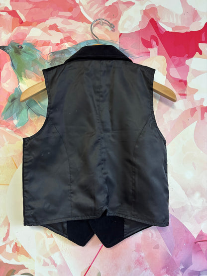 Est. 1989 Place black velvet vest. Size 4T.