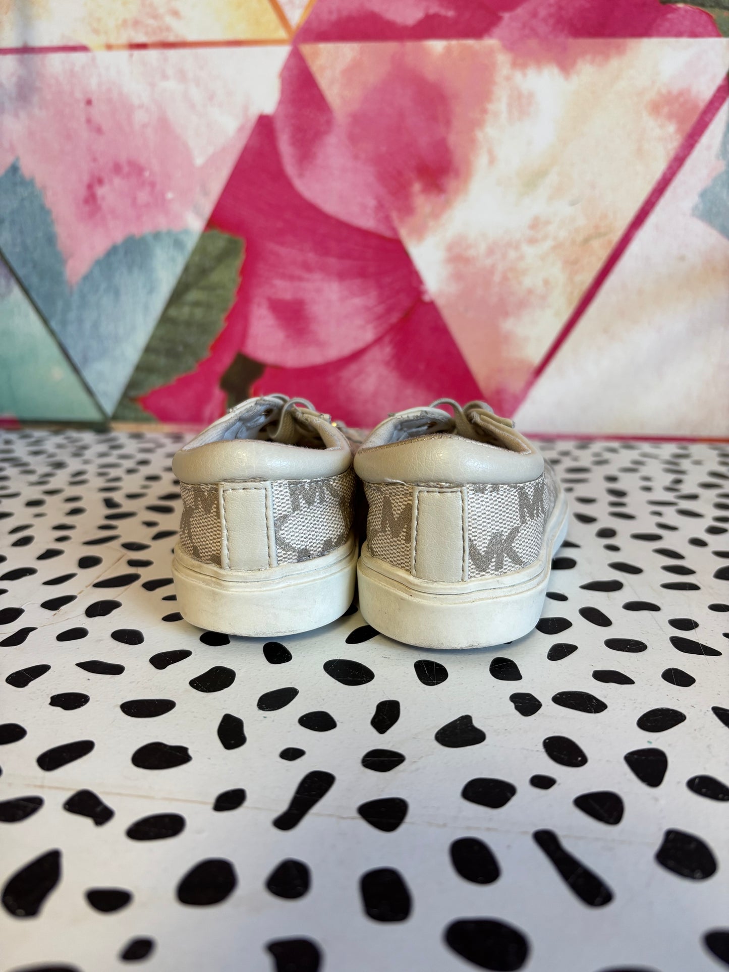 Michael Kors cream & beige sneakers with logo and no tie laces. Size 6.