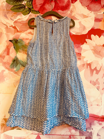 Vineyard Vines blue & white sleeveless dress in herringbone pattern. Size 7/8.