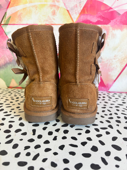UGGS Koolaburra beige suede boots with bows & faux fur lining. Size 13