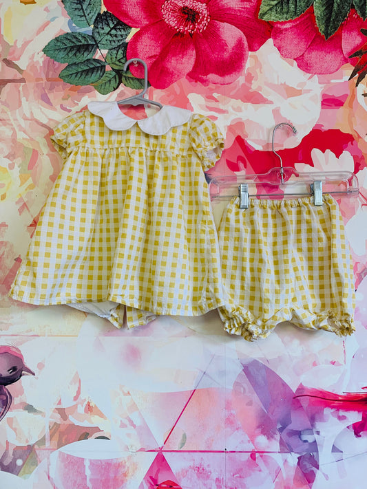 La Coqueta yellow & white checkered dress and bloomers. Short sleeve with white Peter Pan collar. Size 3T