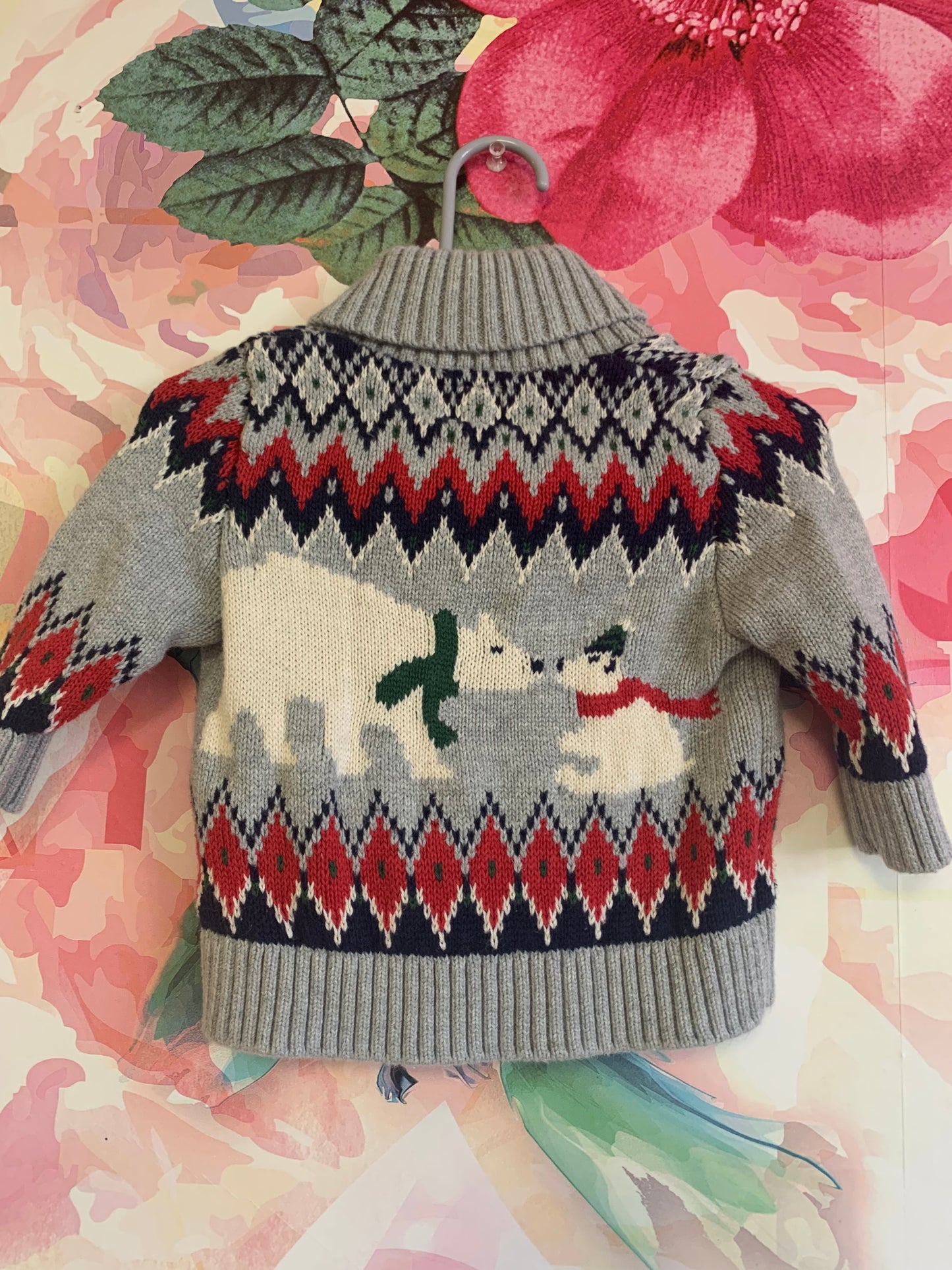 Baby Gap grey knit cardigan sweater with polar bear winter scene. Size 3-6m