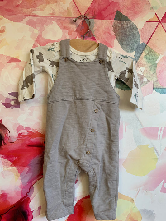 Oliver & Rain cream long sleeve onesie with brown bears and grey overalls. Both 100% cotton. Size 6m