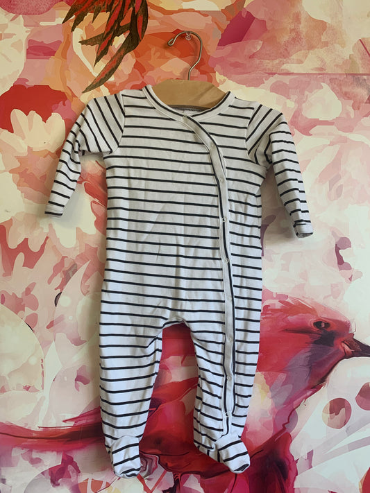 Nordstrom Baby long sleeve footed romper with snaps. Black & white stripes. Size 6m